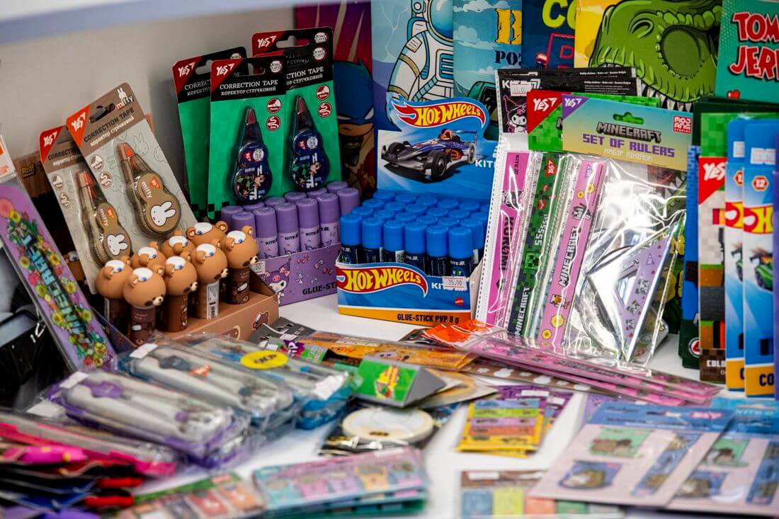 Шкільні аксесуари в Leoshop